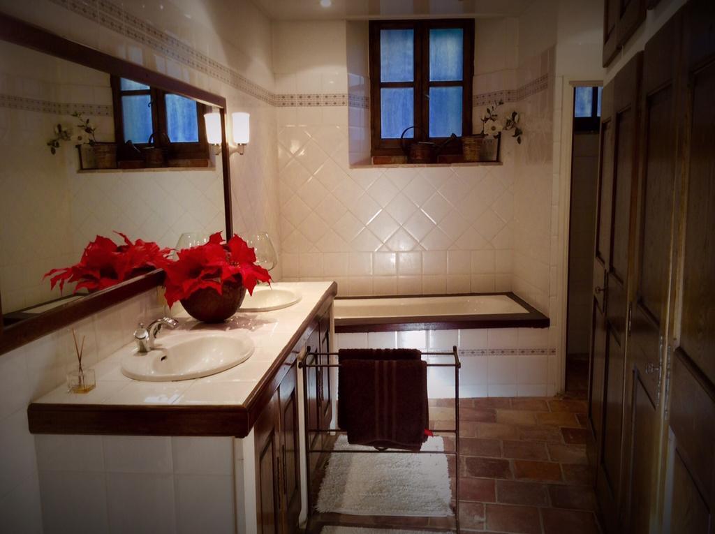 مبيت وإفطار Teyran La Maison Disabelle الغرفة الصورة